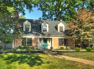 1081 Kirtland Ln, Lakewood, OH
