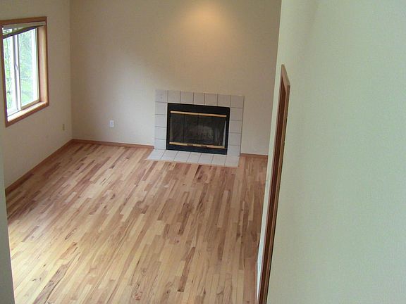 3rd image of 26233 Tuckerman Ave NE