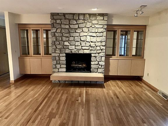 4th image of 109 E Concord Dr