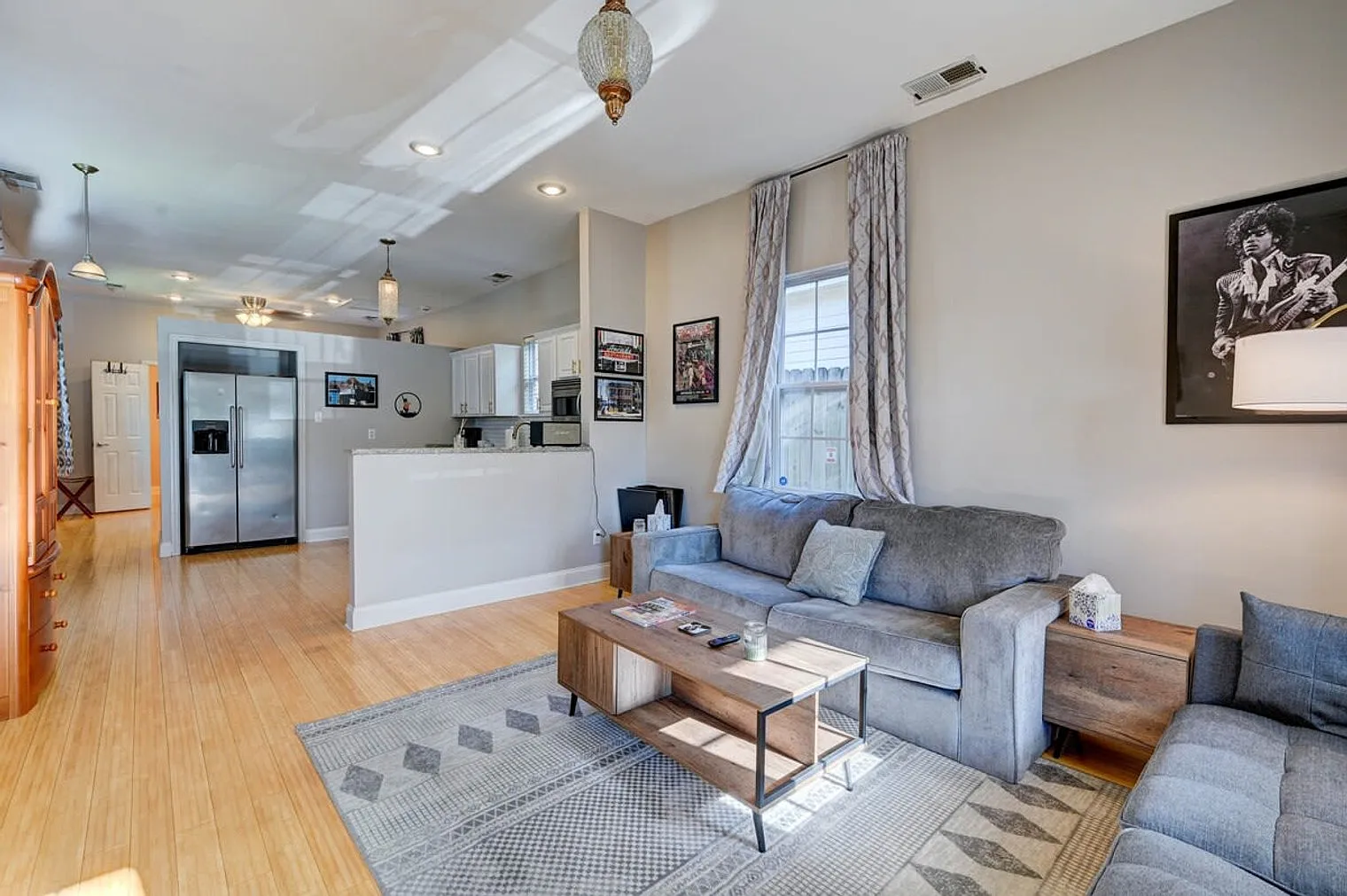 1 bed, 1.0 bath, $2,029 — Photo 1