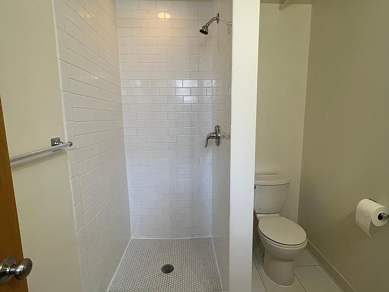 2716 Hennepin Ave S #B2 — Photo 7