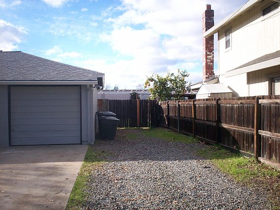 2nd image of 3037 Panama Ave