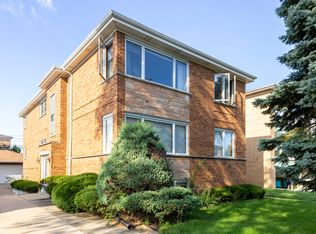 3326 W Columbia Ave #2, Lincolnwood, IL 60712