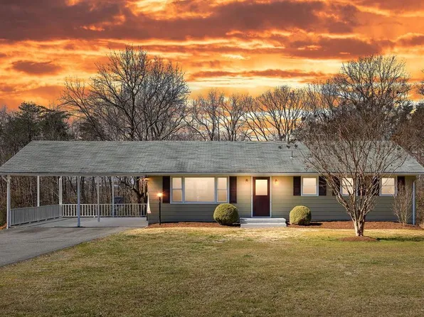 665 Truslow Rd, Fredericksburg, VA 22406