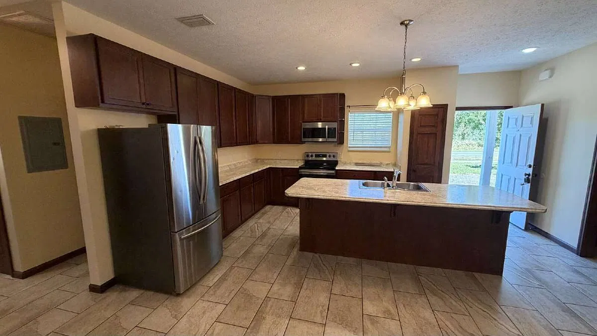 411 S Berthe Ave in Panama City, FL 32404 — Photo 4
