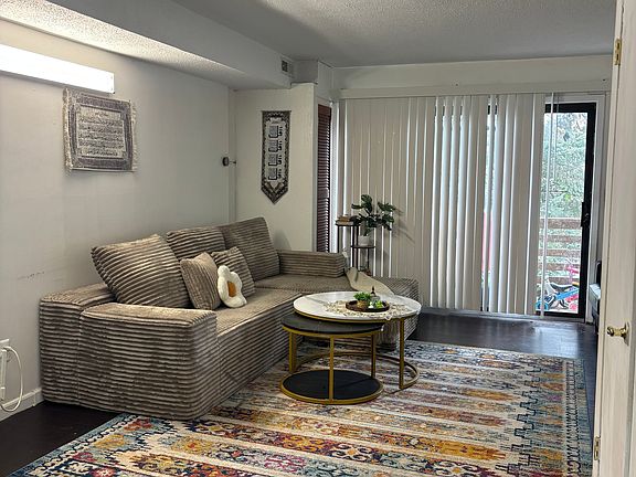 4th image of 40 Crest Street #16