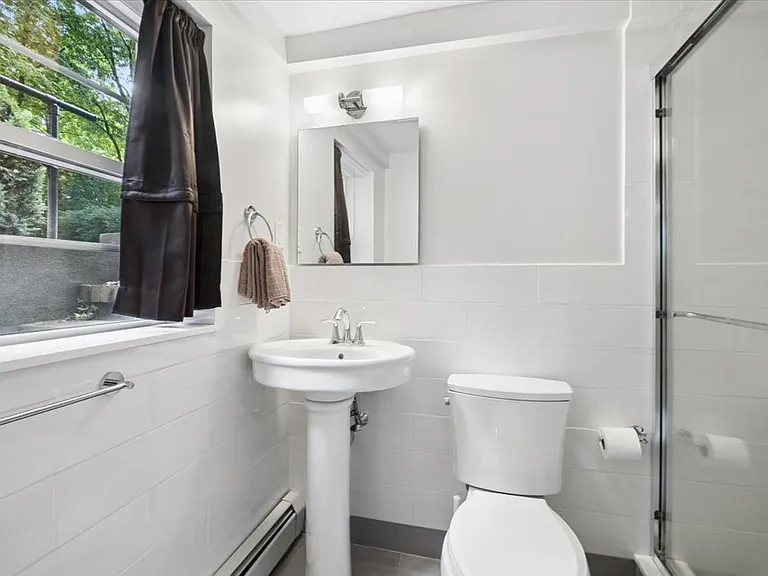 54 Park Cir — Photo 32