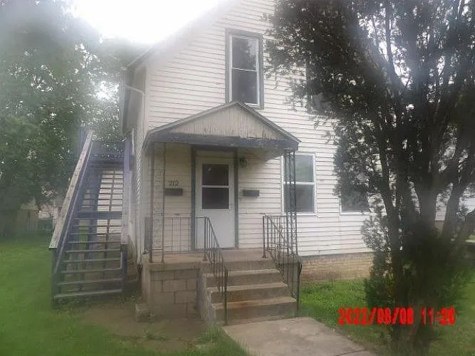 212 Hoyt St photo 1