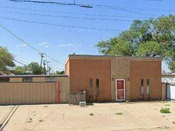 107 W 9th St, Hale Center, TX 79041