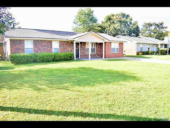 2nd image of 815 Amberway Dr
