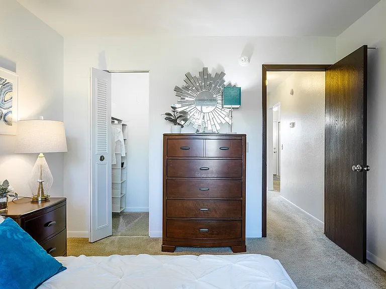 Waters Landing Apartments — Photo 8