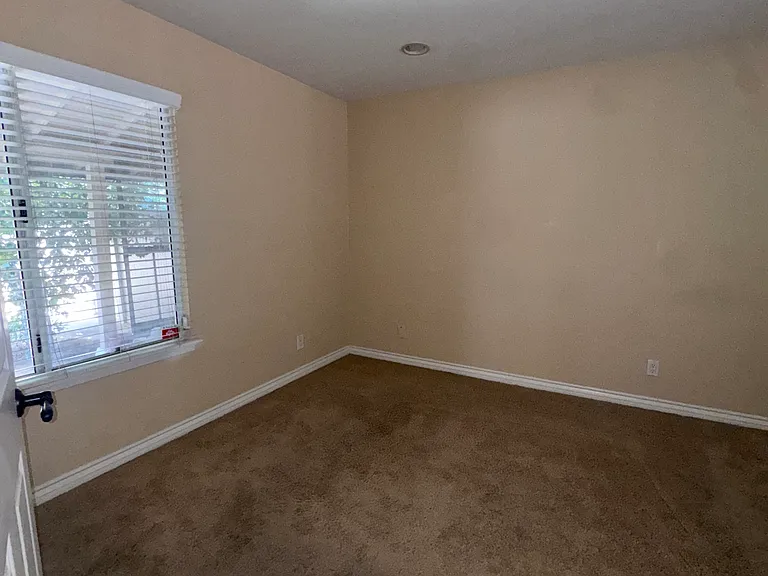 1647 Orinda Ct — Photo 12