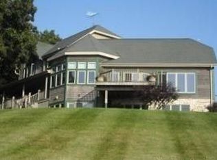 S102W26155 Maple Ave, Mukwonago, WI 53149