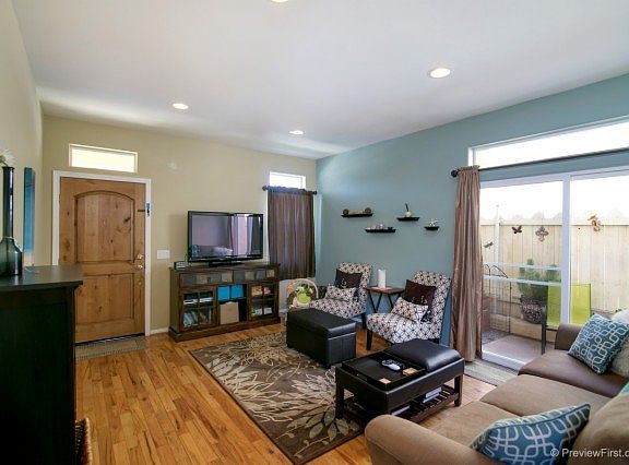 2nd image of 324 Park Way APT 3