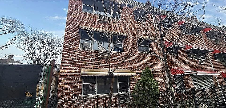 1st image of 437 E 21st St