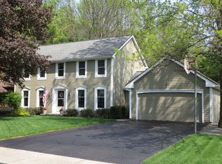 14 Parkside Ln, Rochester, NY 14612