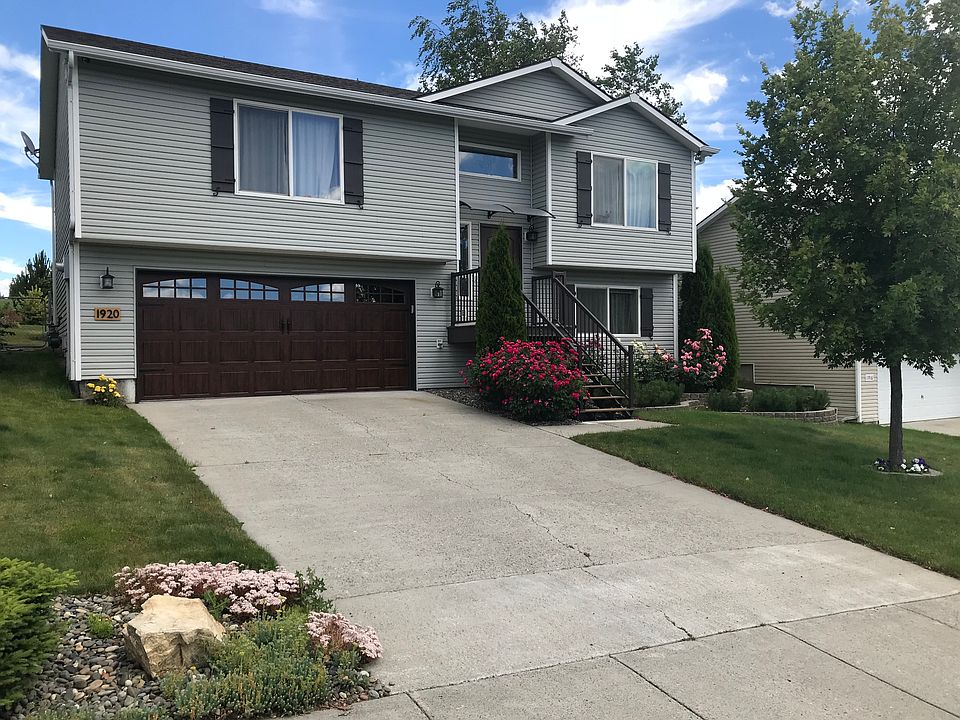 1st image of 1920 NW Canyon View Dr