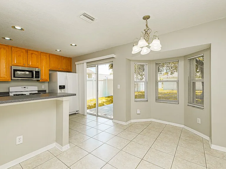 1818 Horsechestnut Ct — Photo 6