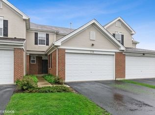 638 Legend Ln, McHenry, IL 60050