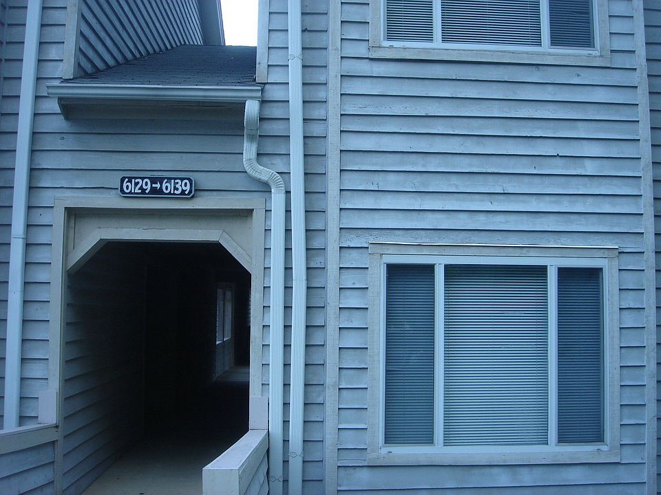 Small Quiet Complex..pool and clubhouse!!
