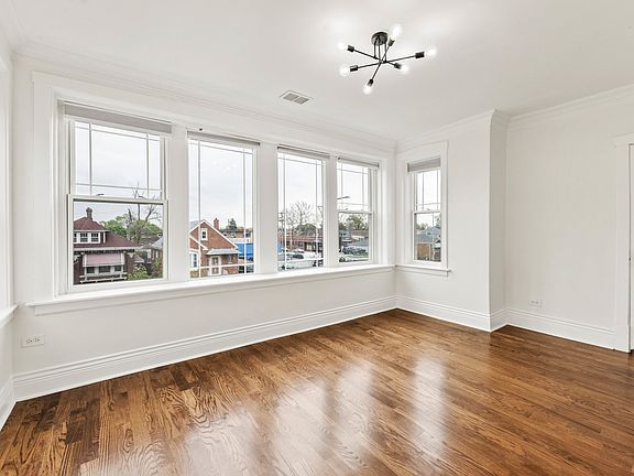 2nd image of 1540 Lombard Ave