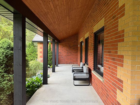 4th image of 365 Townline Rd W