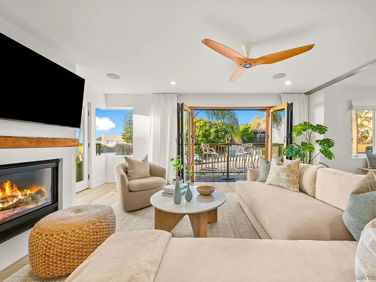 2 bed, 2.0 bath, 1592 sqft, $13,500 — Photo 4