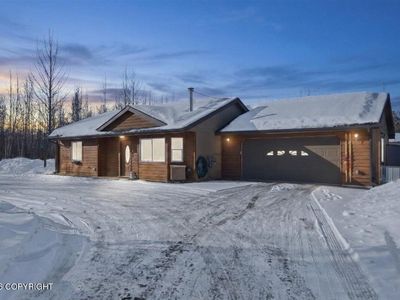 582 N Beaver Lake Rd, Wasilla, AK, 99623
