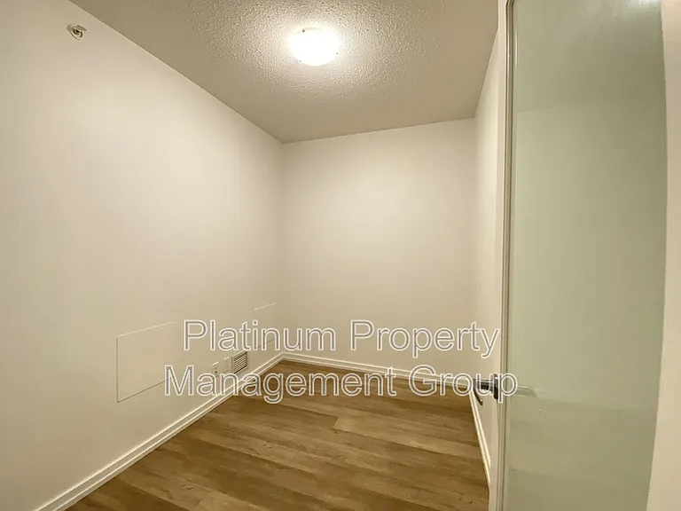 450 8th Ave SE #205 — Photo 6