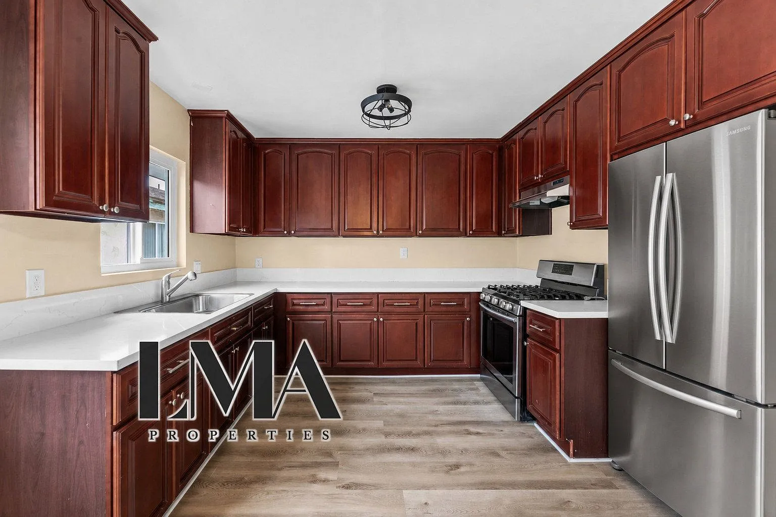 2 bed, 1.0 bath, 900 sqft, $2,291 — Photo 2