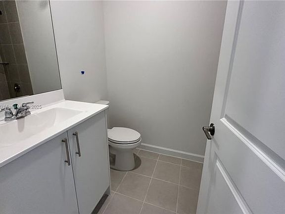5th image of 2760 SE 23rd Ave #2760