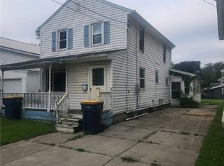 67 Chapel St, Lockport, NY 14094