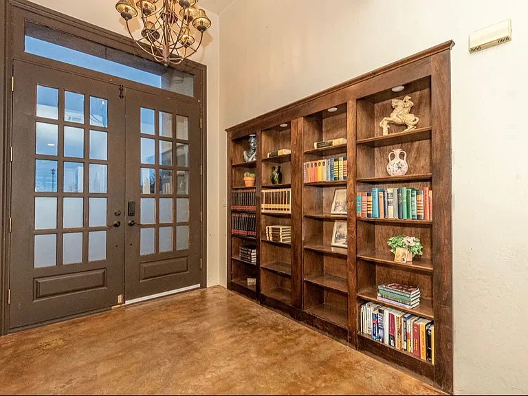 7623 Wyatt Lake Dr — Photo 8