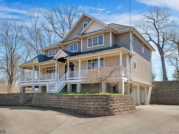 3rd image of 26 Sunset Rd