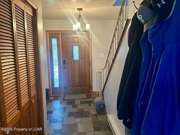 3rd image of 606 E Grove St