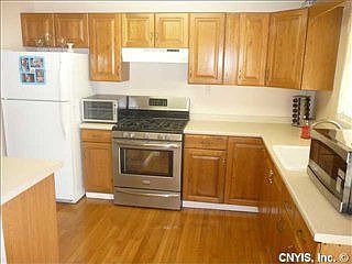 3rd image of 8410 Transit Ln