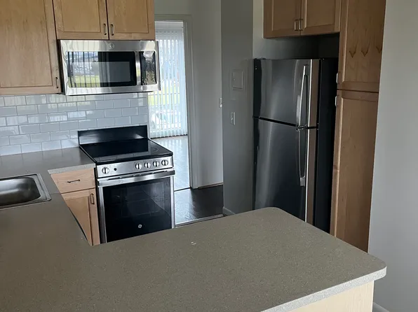 148 E Elmwood Ave #113, Clawson, MI 48017