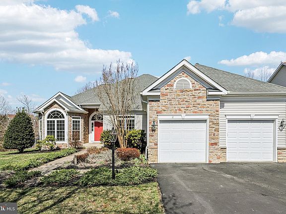 4th image of 8 Brannigan Dr