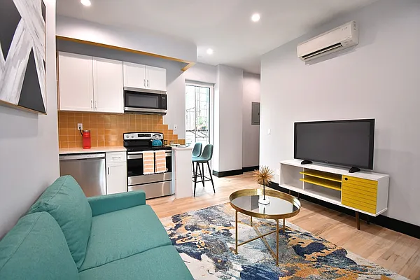 Rented by Voro, LLC | media 2