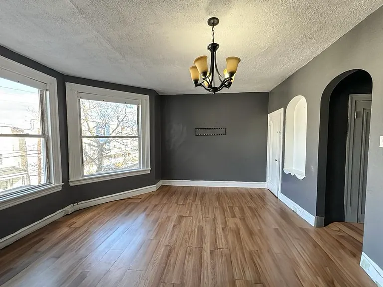 232 W Oak St #2 — Photo 13