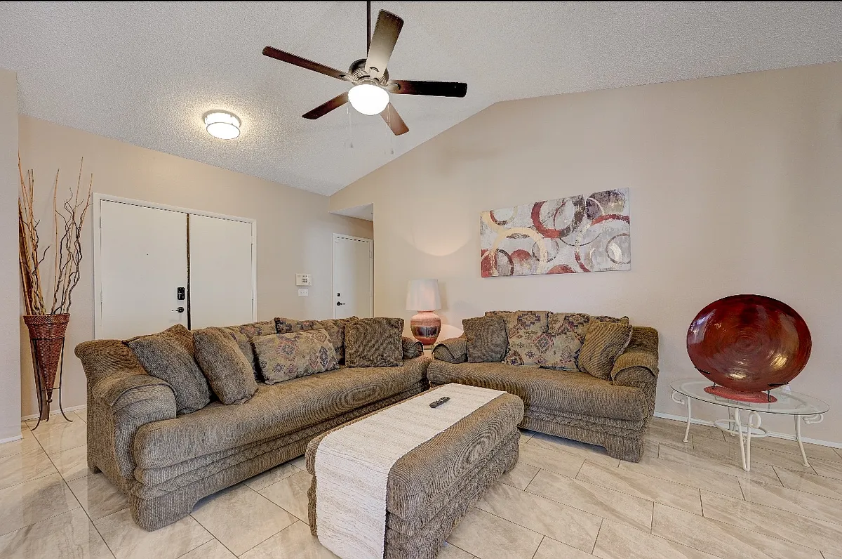 Building Photo - 6600 Light Breeze Dr