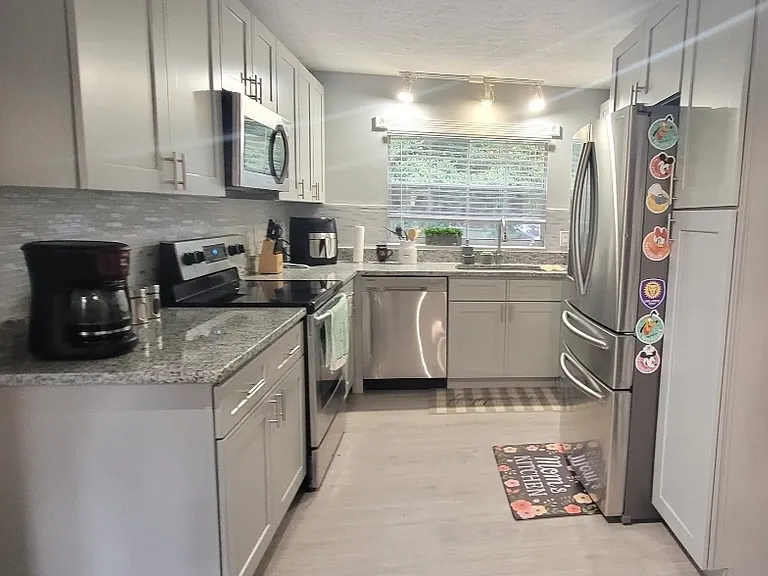 1653 Tremont Ln — Photo 1
