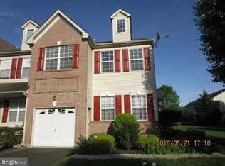 141 Raintree Xing, Hatfield, PA 19440
