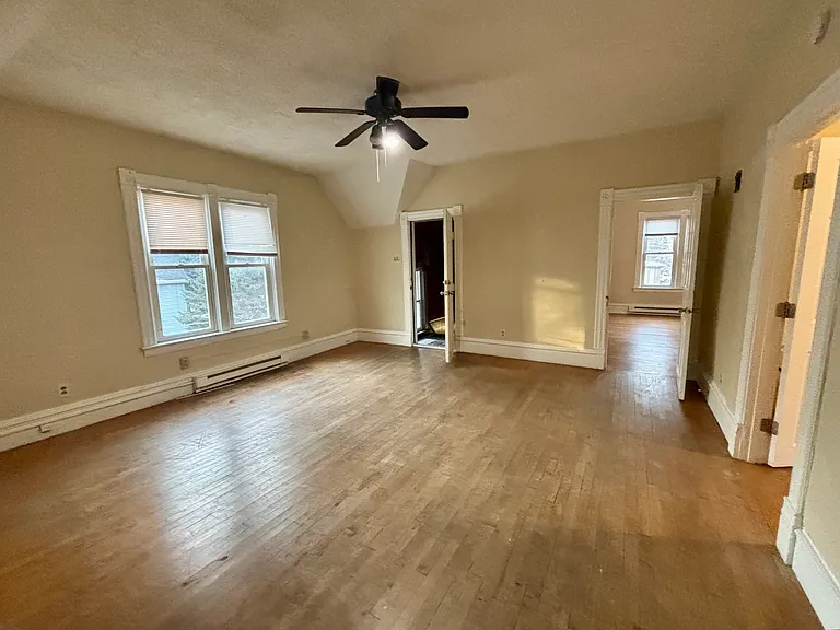 320 Augusta Ave SE #2 — Photo 6