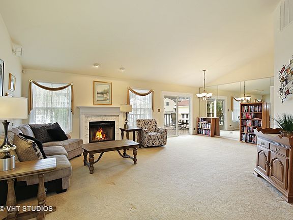 4th image of 1088 N Harvard Cir