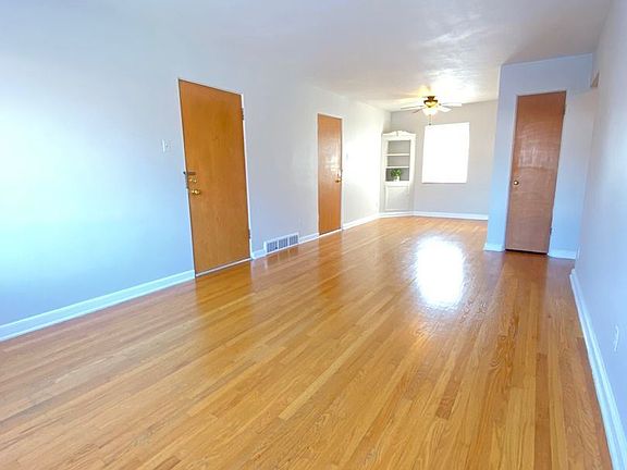2nd image of 5940 5952 Nagel Ave 5952- 2n #7698878