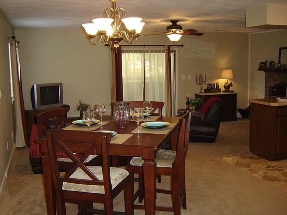 2nd image of 900 Banyan Dr