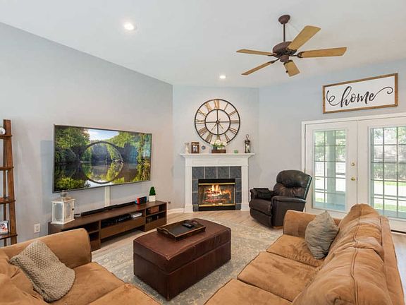 5th image of 929 Audrey Ct