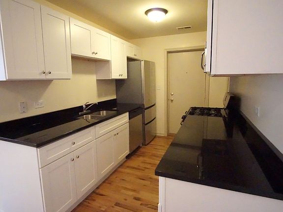 3rd image of 1311 W Leland Ave #15