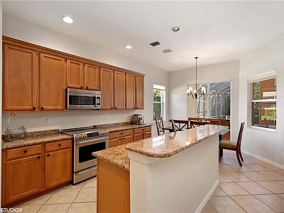 3rd image of 6136 Highwood Park Ln